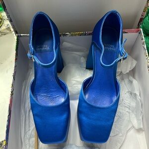 Jeffrey Campbell ovr n out pump